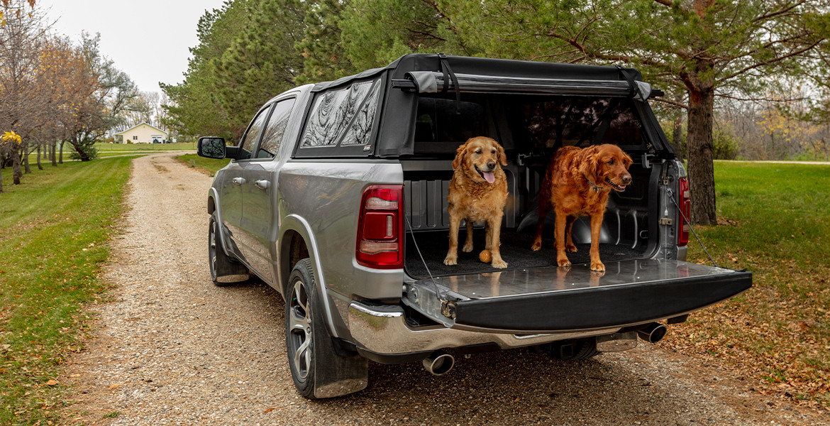 https://www.midwesttruckacc.com/accs/agri-cover/images/OUTLANDER-Soft-Truck-Topper3.jpg